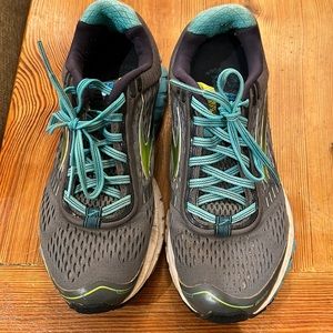 Brooks Ghost women grey blue running shoes Eur 39. UK 6. Sz 8